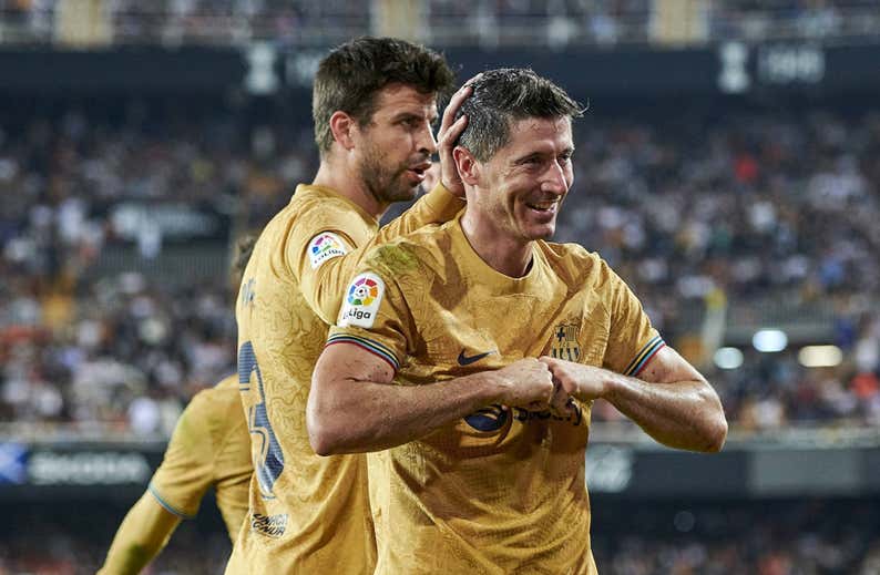 Los capitanes del Barça y Lewandowski elogian la figura de Piqué