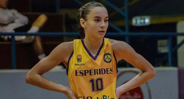 Mar Segura, una niña de 14 años en la élite del baloncesto