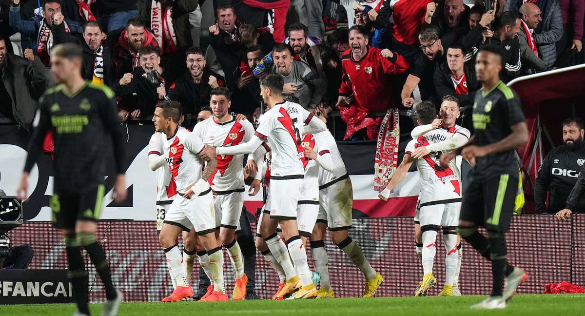 El Rayo celebra el tanto del triunfo contra el Real Madrid.