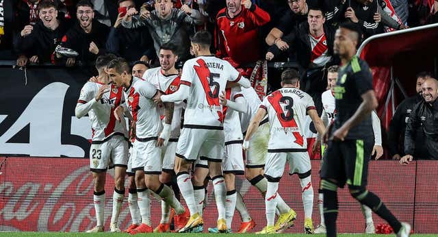 El Rayo da un baño a un Madrid enfermo de Mundial
