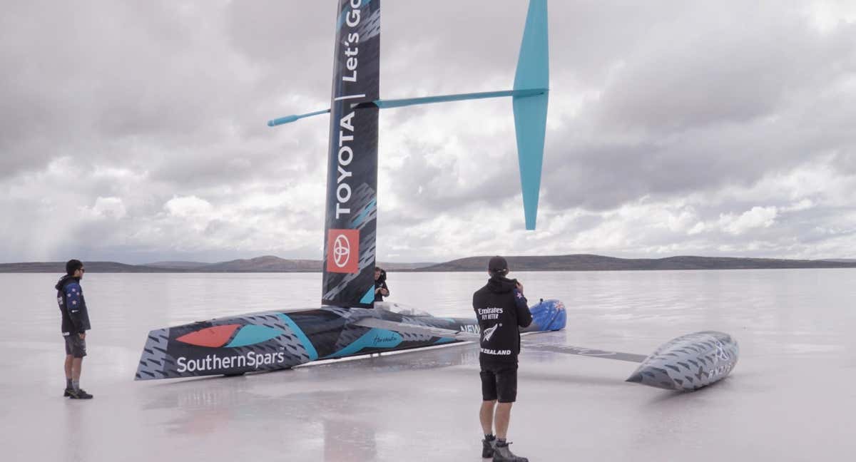 El Horonuku, en el lago Gairdner. /EMIRATES TEAM NEW ZEALAND