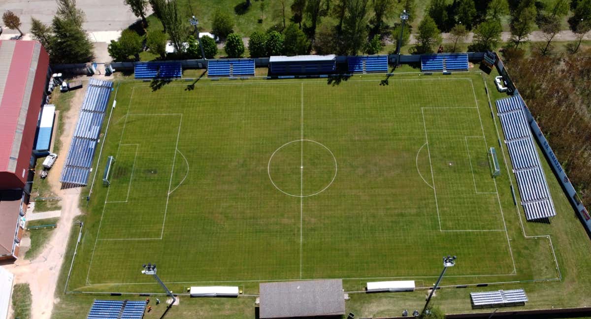 El campo del Almazán, rival copero del Atlético.