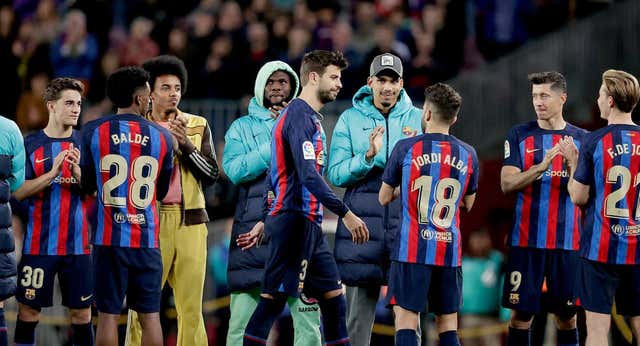 Comida exprés en la Ciudad Deportiva para despedir a Piqué