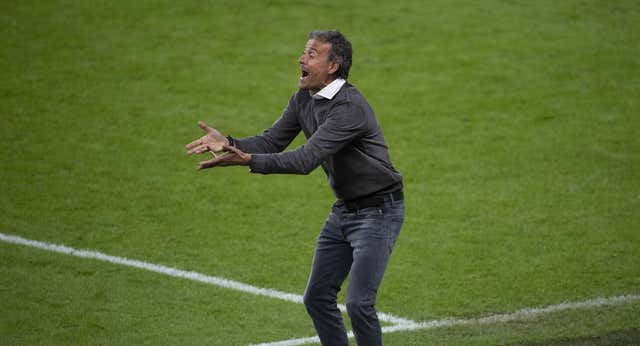 La trampa de juzgar a Luis Enrique como si entrenara al Barcelona