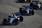 Saltan chispas en Alpine tras el toque entre Alonso y Ocon en Brasil