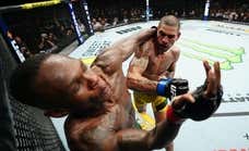Pereira repite la historia: noquea a Adesanya en el UFC 281