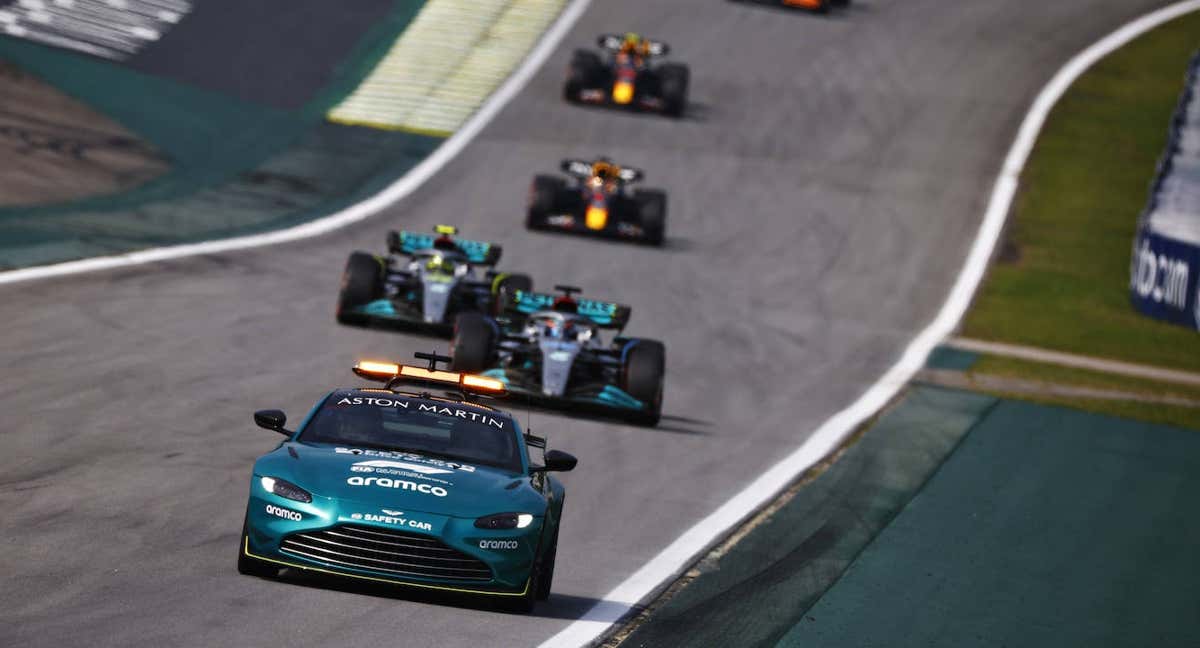 El Safety Car durante la carrera de Brasil este domingo. /GETTY