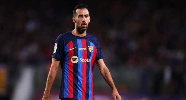 El ocaso futbolístico de Sergio Busquets enfrenta a Xavi con Luis Enrique
