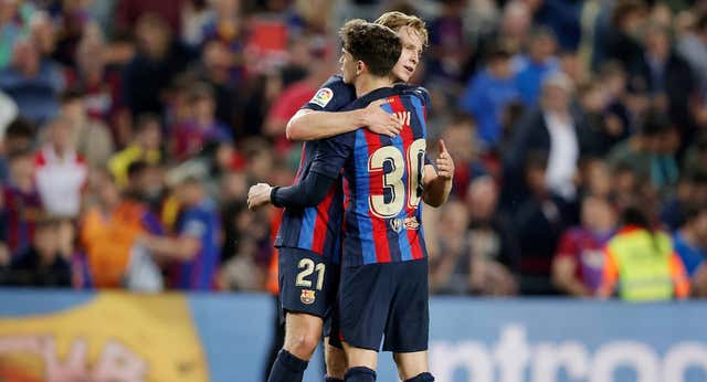 ‘Presionan’ al Barça para cambiar de sistema y utilizar el doble pivote