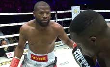 Mayweather, impasible: acaba con Deji en seis asaltos