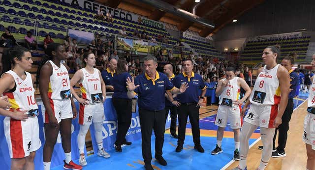 La Selección femenina de baloncesto recurre a todo su arsenal para intentar recuperar su sitio en la élite