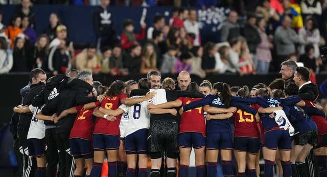 La Selección se da la vuelta a España