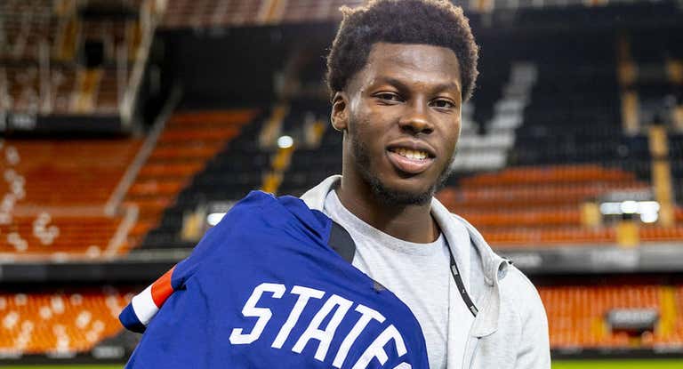 Yunus Musah en Mestalla con la camiseta de Estados Unidos.