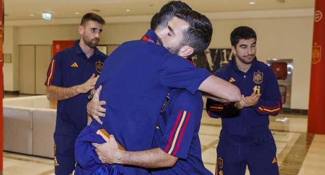 Gayà rompe su silencio: «El míster lo hace por el bien del equipo»