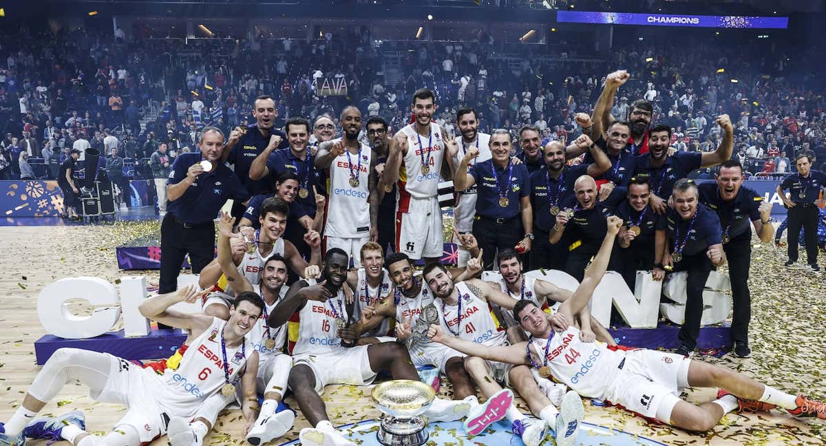 España celebra su triunfo ante Francia en el último Eurobasket./GETTY IMAGES