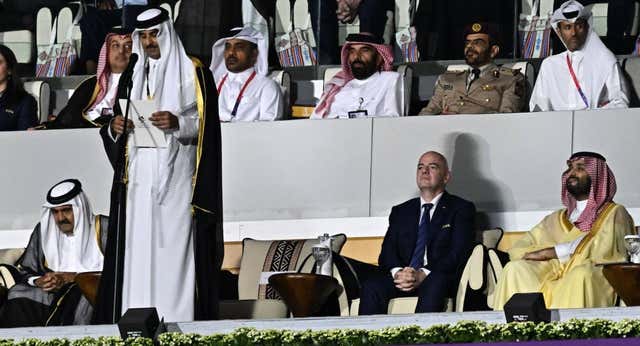 El presunto asesino de Khashoggi, junto a Infantino en el Catar-Ecuador