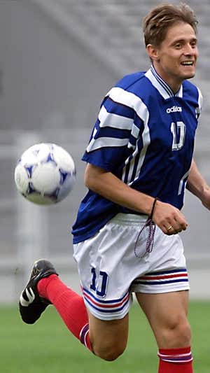 Stojkovic durante un partido con Yugoslavia.  GETTY IMAGES