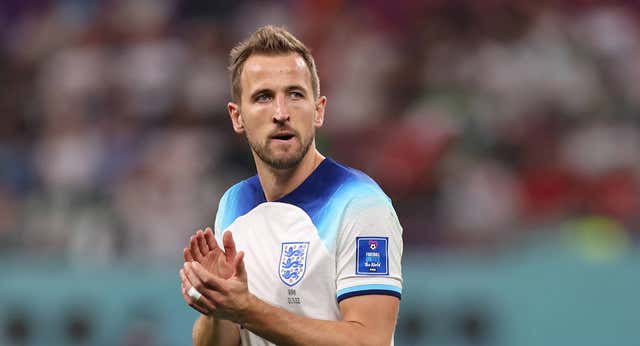Brillan los jóvenes, lidera Kane