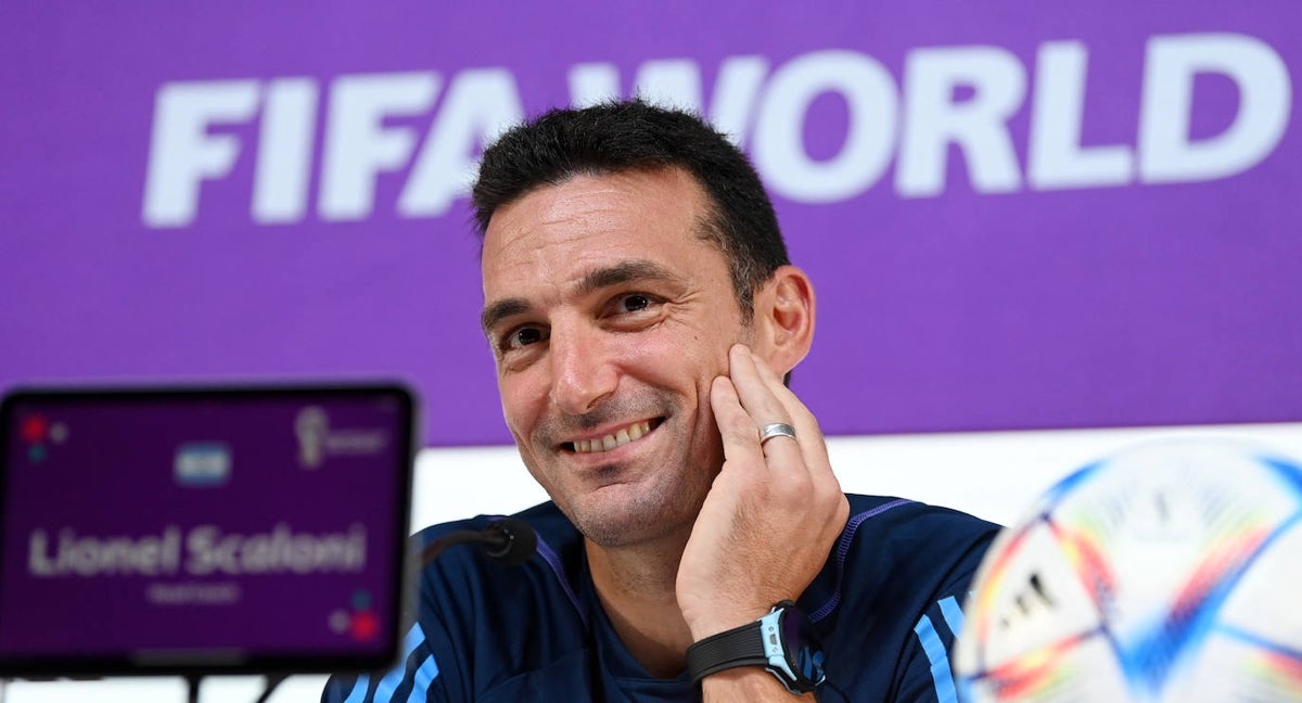 Scaloni durante la rueda de prensa.