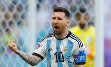 Penalti polémico sobre Paredes y primer gol de Messi en el Mundial