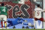 Ochoa le gana el pulso Mundial a Lewandowski