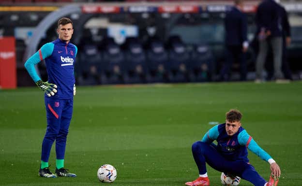 Iñaki y Tenas, en el Camp Nou. GETTY