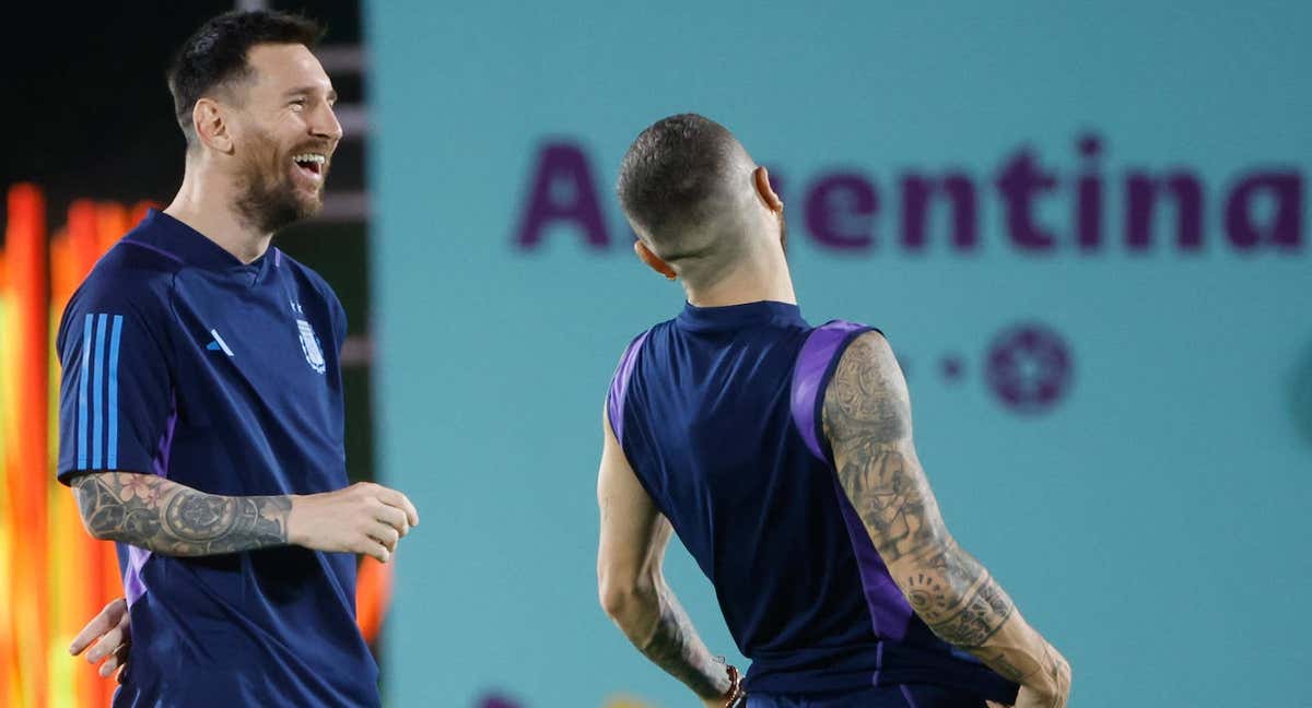 Leo Messi, sonriente, en el entrenamiento de Argentina./Efe