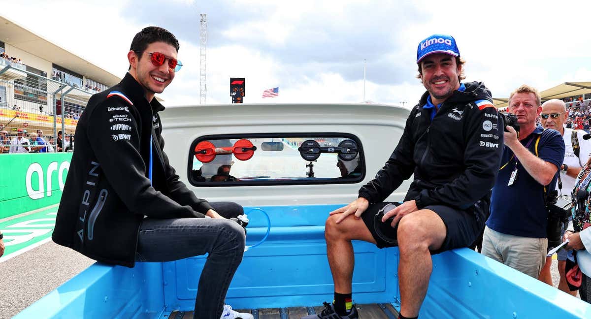 Esteban Ocon y Fernando Alonso, durante el GP de México de F1 2022. /Alpine