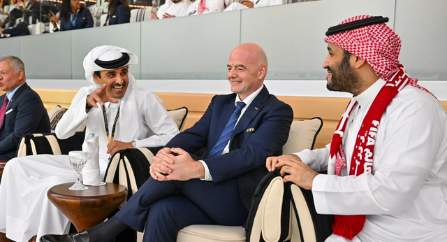 El palco de Infantino: se sienta con acusados de asesinato y autócratas
