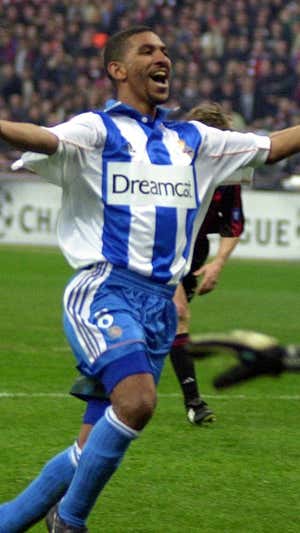 Djalminha celebra un gol en San Siro. Efe