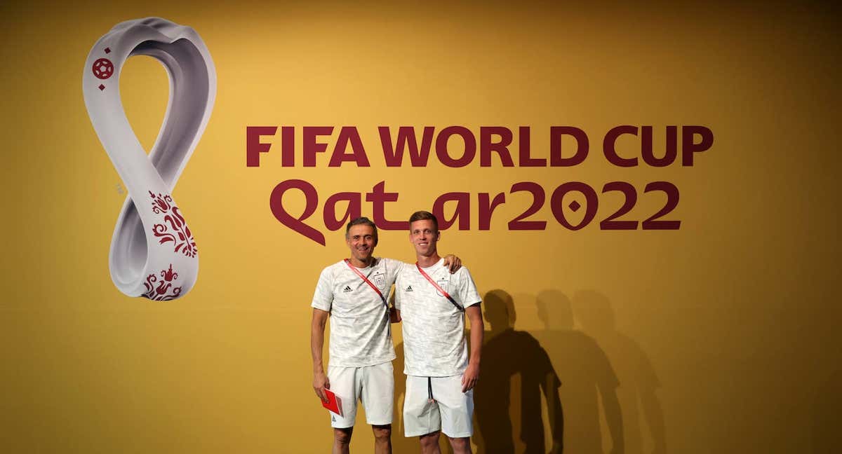 Luis Enrique, con Dani Olmo.