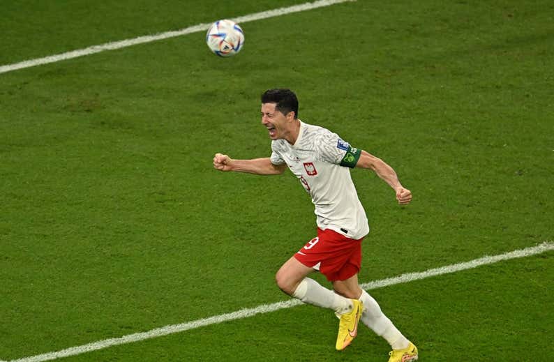 Lewandowski se emocionó con su primer gol en el Mundial