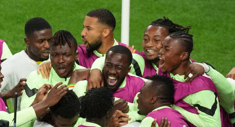 Ghana celebra uno de sus goles ante Corea.