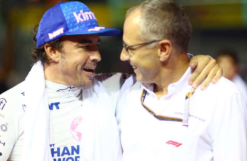 El CEO de la F1: «Si Alonso tiene un coche competitivo, estará delante»