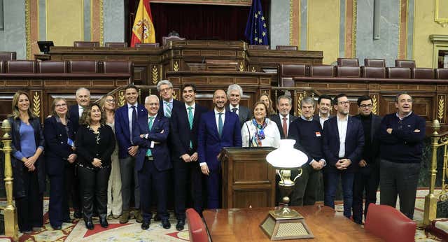 El Betis, nexo de unión entre las crispación del Congreso