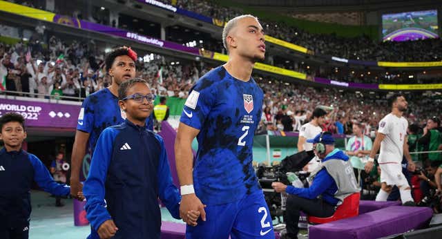 Sergiño Dest, contra toda su vida: cuando la lealtad lo es todo