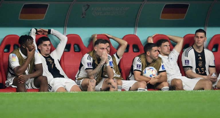 Los jugadores de Alemania, hundidos por su eliminación en el Mundial.