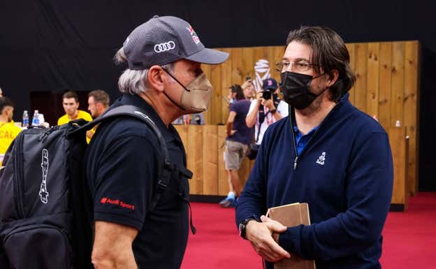 David Castera, director del Rally Dakar, y Carlos Sainz, tres veces ganador de la prueba.  ASO/DPPI