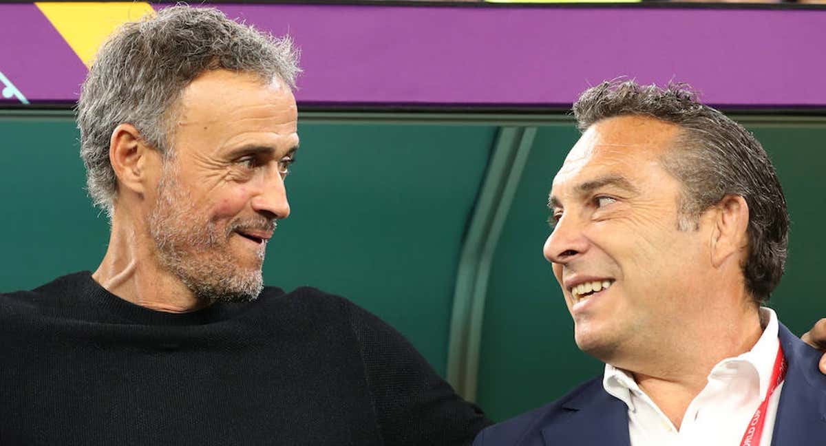 Luis Enrique, junto al psicólogo de la Selección Joaquín Valdés./GETTY