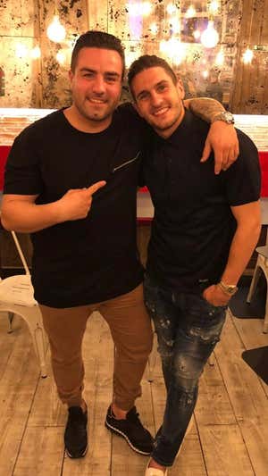 Borja y Koke en una foto de hace unos años.  FAMILIA RESURRECCIÓN MERODIO