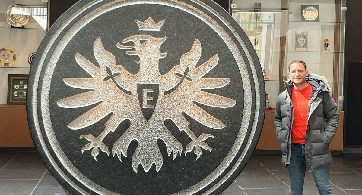 José Viñas en las instalaciones del Eintracht.
