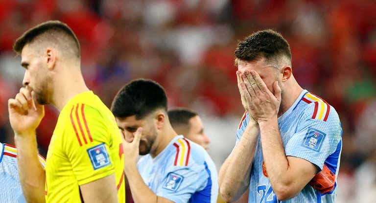 Los jugadores lamentan la eliminación del Mundial de Catar 2022.