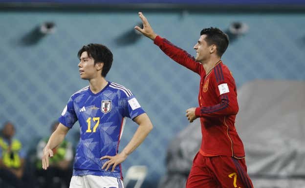 Morata celebró el 1-0 ante Japón.  AFP