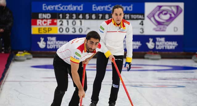 España hace pleno de triunfos y logra el billete para el Mundial de Dobles Mixtos de curling
