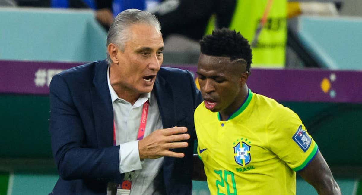 Tite da indicaciones a Vinicius./Getty