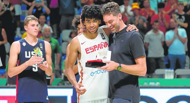 Izan Almansa, el murciano que aspira a la NBA ya firma doble-dobles en la Overtime Elite