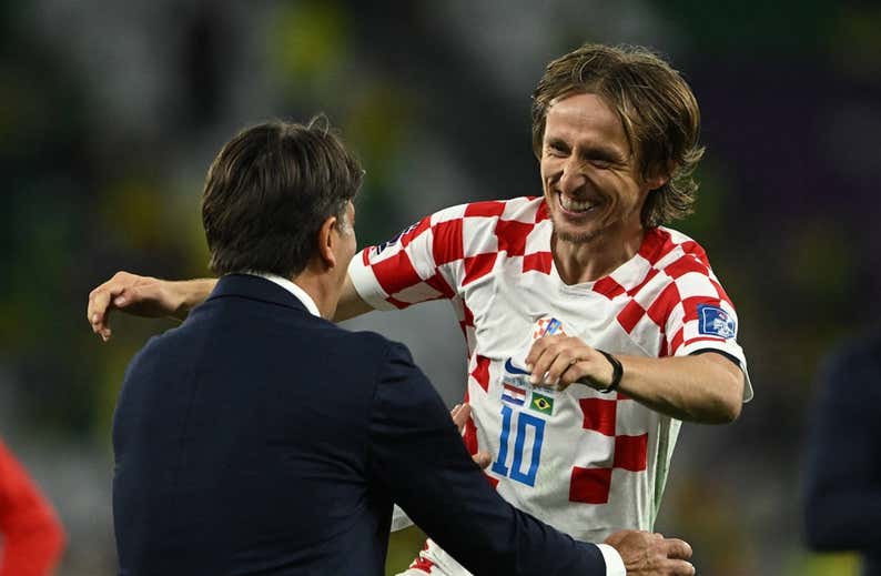 Modric se carga de motivos en Catar para renovar con el Madrid