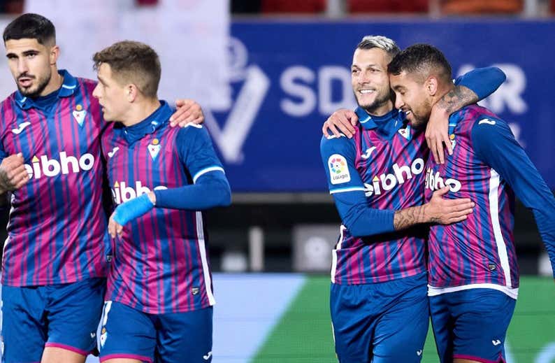Campanada manchega que corona la semana fantástica del Eibar