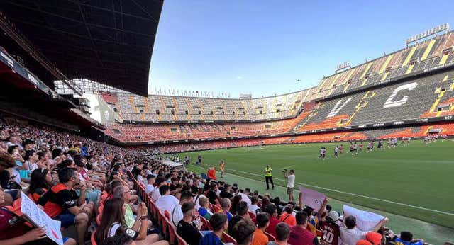 Mestalla ruge: el Valencia suma casi 1.000 abonados más y se acerca al objetivo europeo