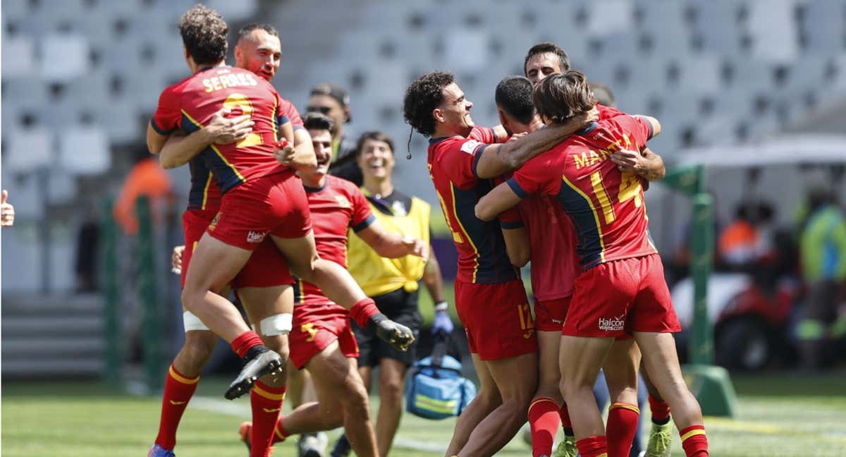 Los Leones 7's celebran su victoria ante los All Blacks. /Mike Lee – KLC fotos for World Rugby